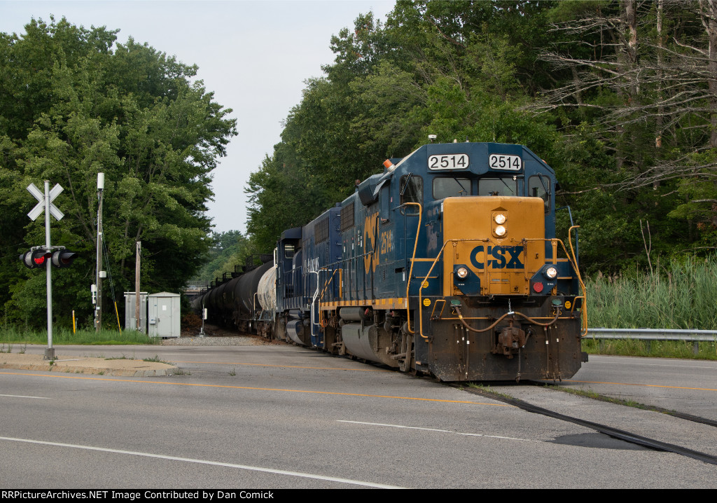 CSXT 2514 Leads L063 at Greenland